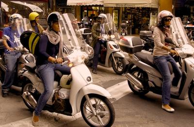 The stylish Italian girls...